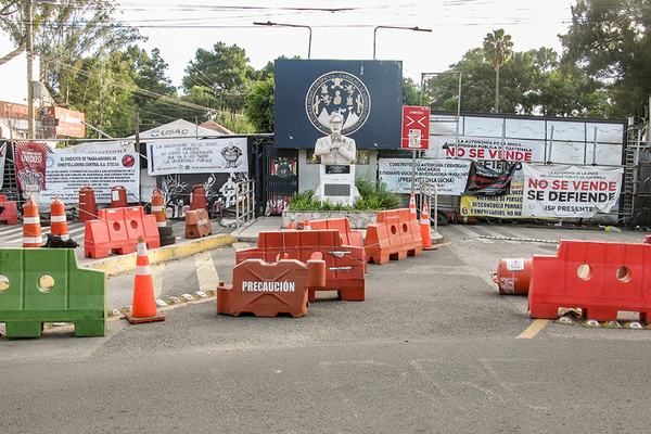 Los héroes de la Universidad de San Carlos en Guatemala