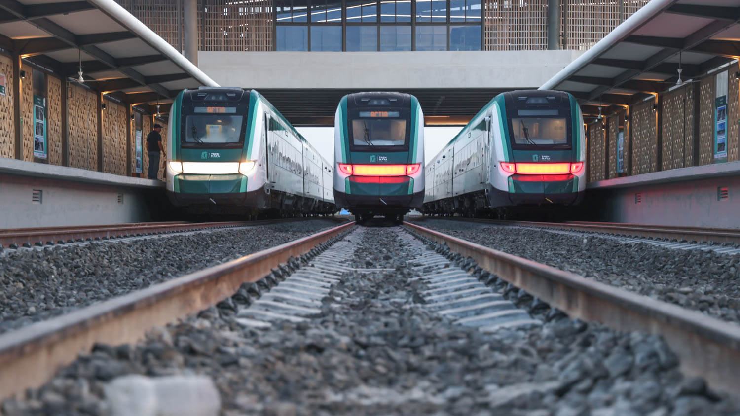 Tren Maya mejorará, promete AMLO