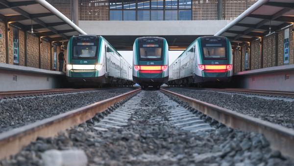 Tren Maya mejorará, promete AMLO