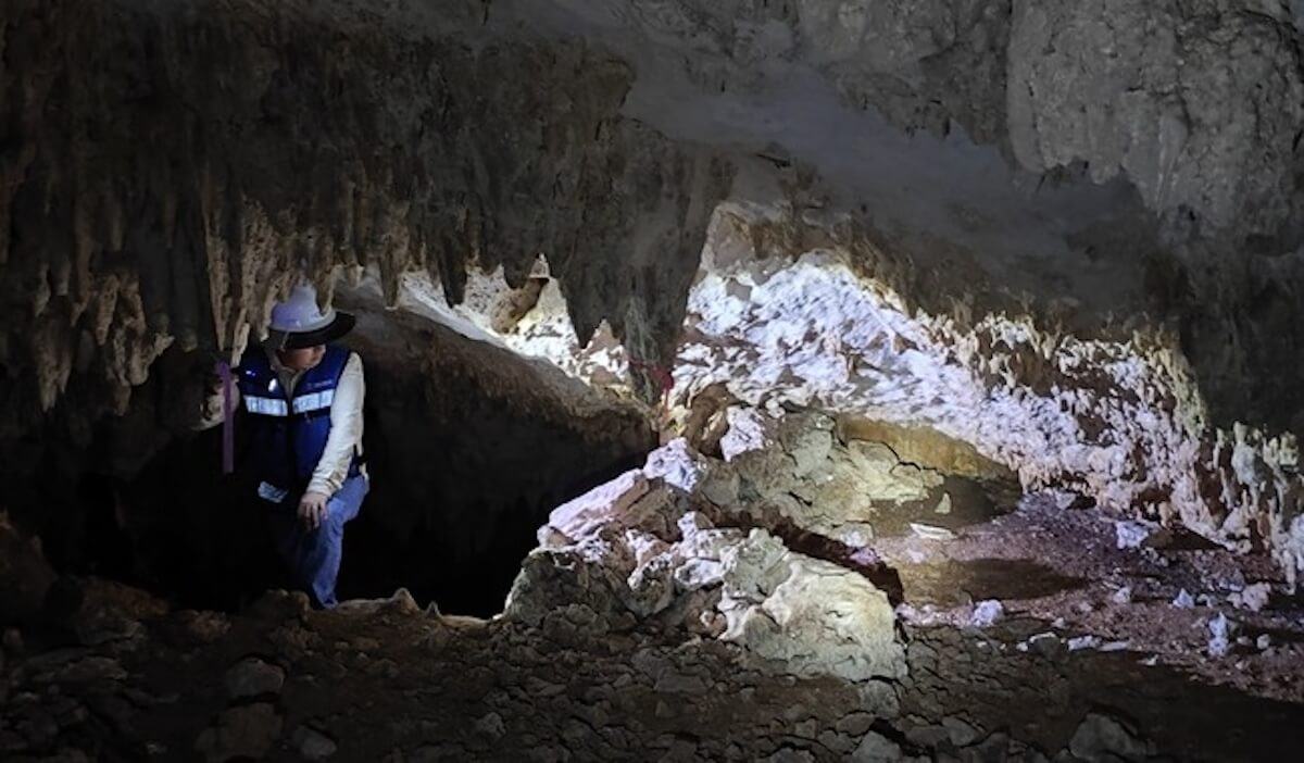 Gruta con muros prehispánicos surge en tramo 5 del Tren Maya