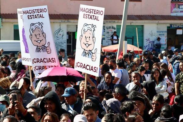 4T busca elevar salario de maestros a rango constitucional