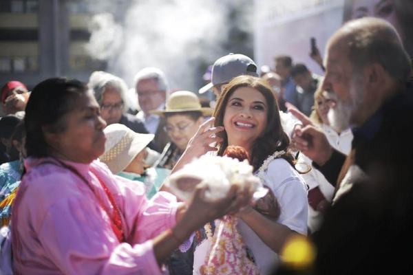 Clara Brugada reina en Twitter y Facebook