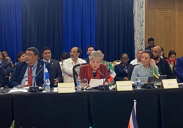 México presenta en CELAC estrategia en migración