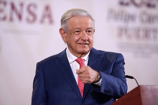 AMLO anuncia reunión con sindicatos y firma de Ley de Pensiones