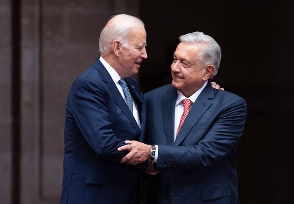 López Obrador y Biden acuerdan mantener abierta la frontera