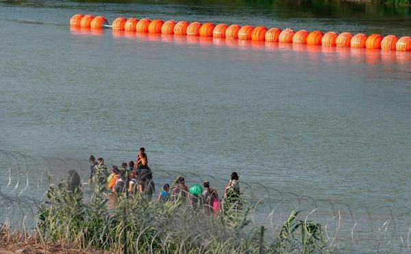 Cerrar fronteras no soluciona migración: AMLO