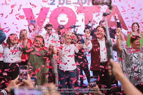 Sheinbaum arrasa en simulacro electoral universitario