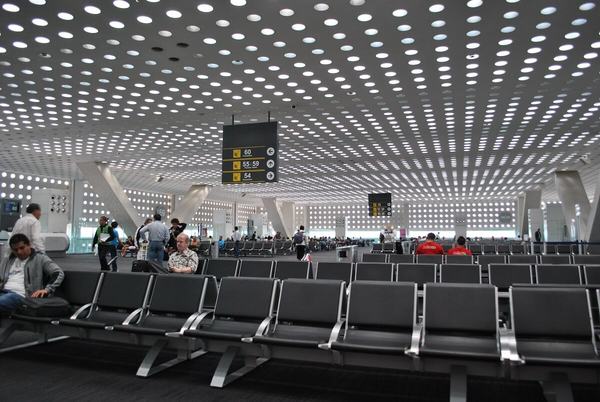 Anuncian inversión millonaria para AICM