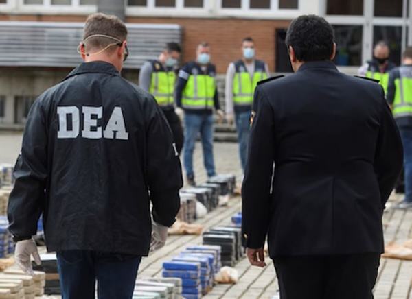AMLO y Mike Vigil rechazan informe de la DEA