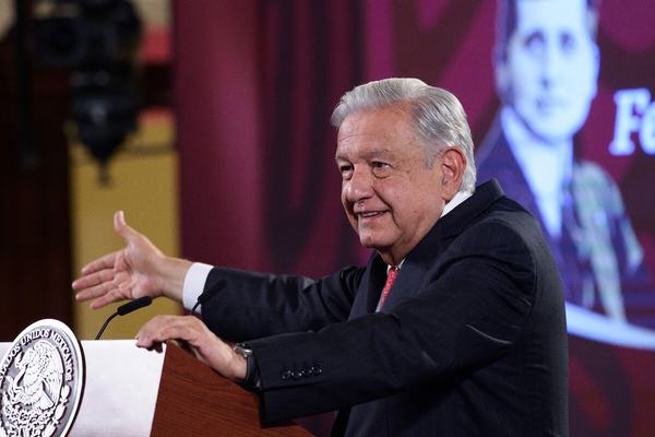 Oposición rosa es cínica; AMLO les pide pruebas de supuesta incitación a CNTE