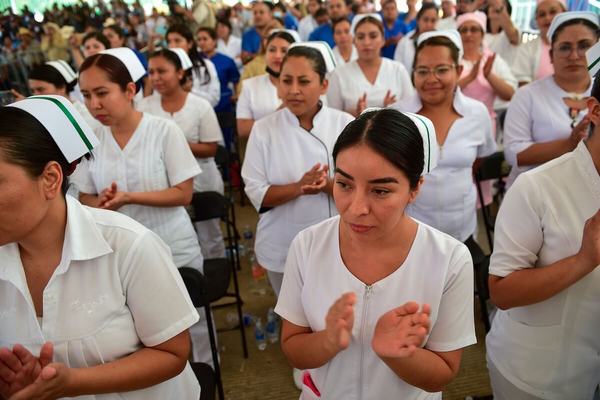 4T puso freno a privatización de educación y salud