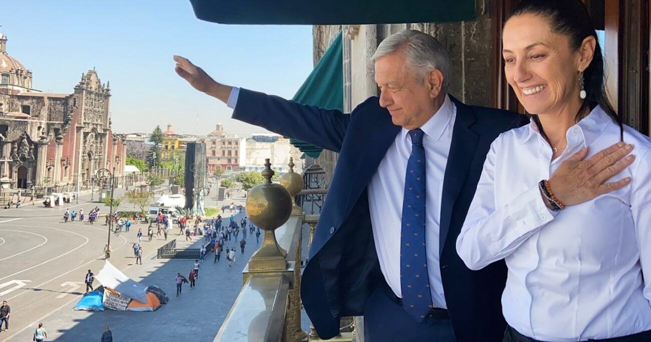 AMLO y Sheinbaum inician entrega-recepción de Presidencia
