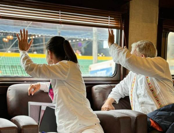 Sheinbaum se sube al tren interoceánico