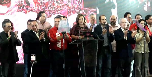 Asesores expusieron a Xóchitl a “bochornoso espectáculo”: AMLO