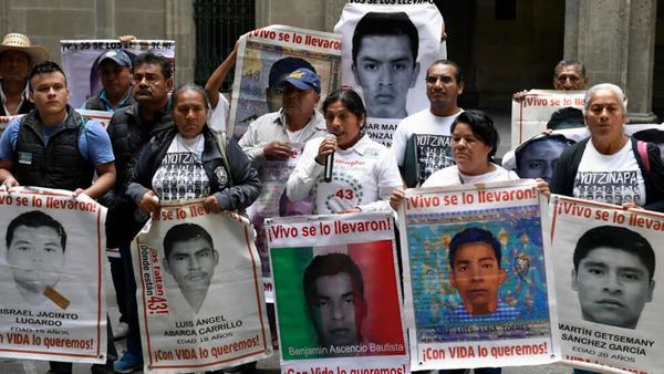 Jueces dieron “sabadazo” a militares de Ayotzinapa, acusa AMLO
