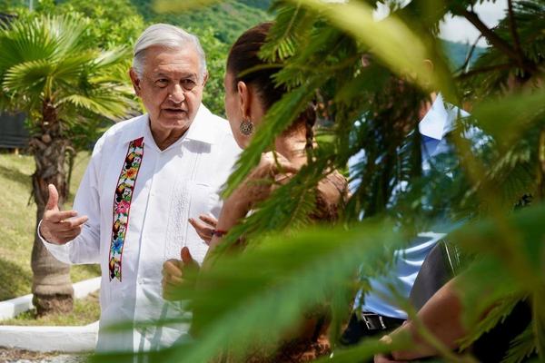 Ayotzinapa: solo la verdad; AMLO finca compromiso