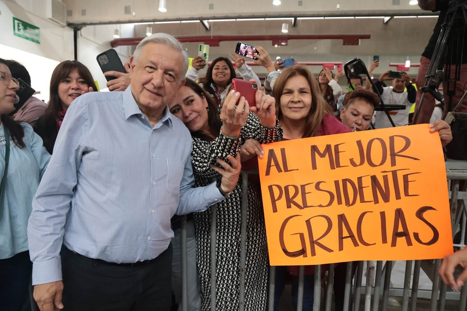 Gracias a usted, compañero Presidente