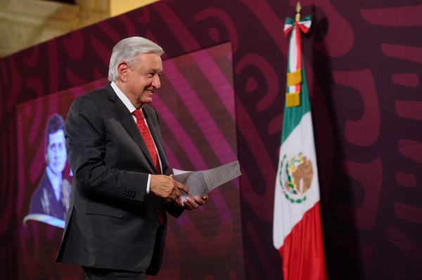 Ya hay un juez: es el pueblo, advierte AMLO a paristas de Poder Judicial