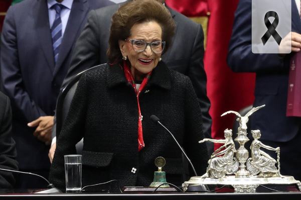 Ifigenia Martínez recibe homenaje luctuoso en Congreso