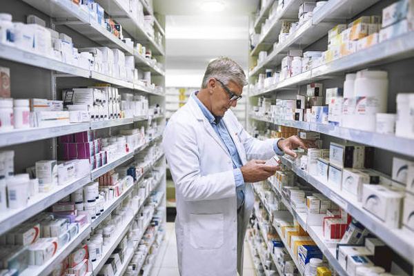 Sheinbaum lanza modelo de compra transparente para medicamentos