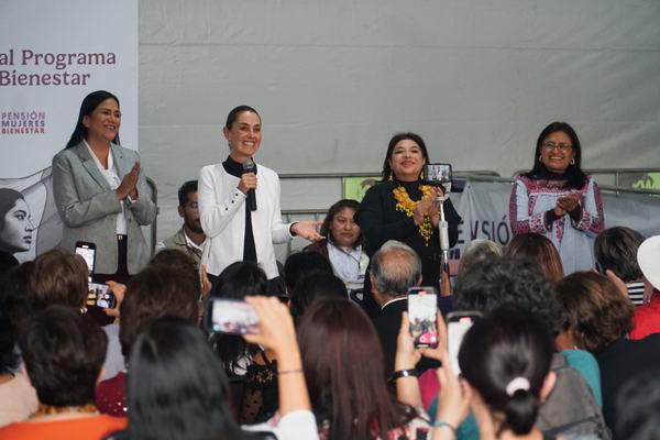 Recibe Clara Brugada premio internacional por desarrollo en CDMX