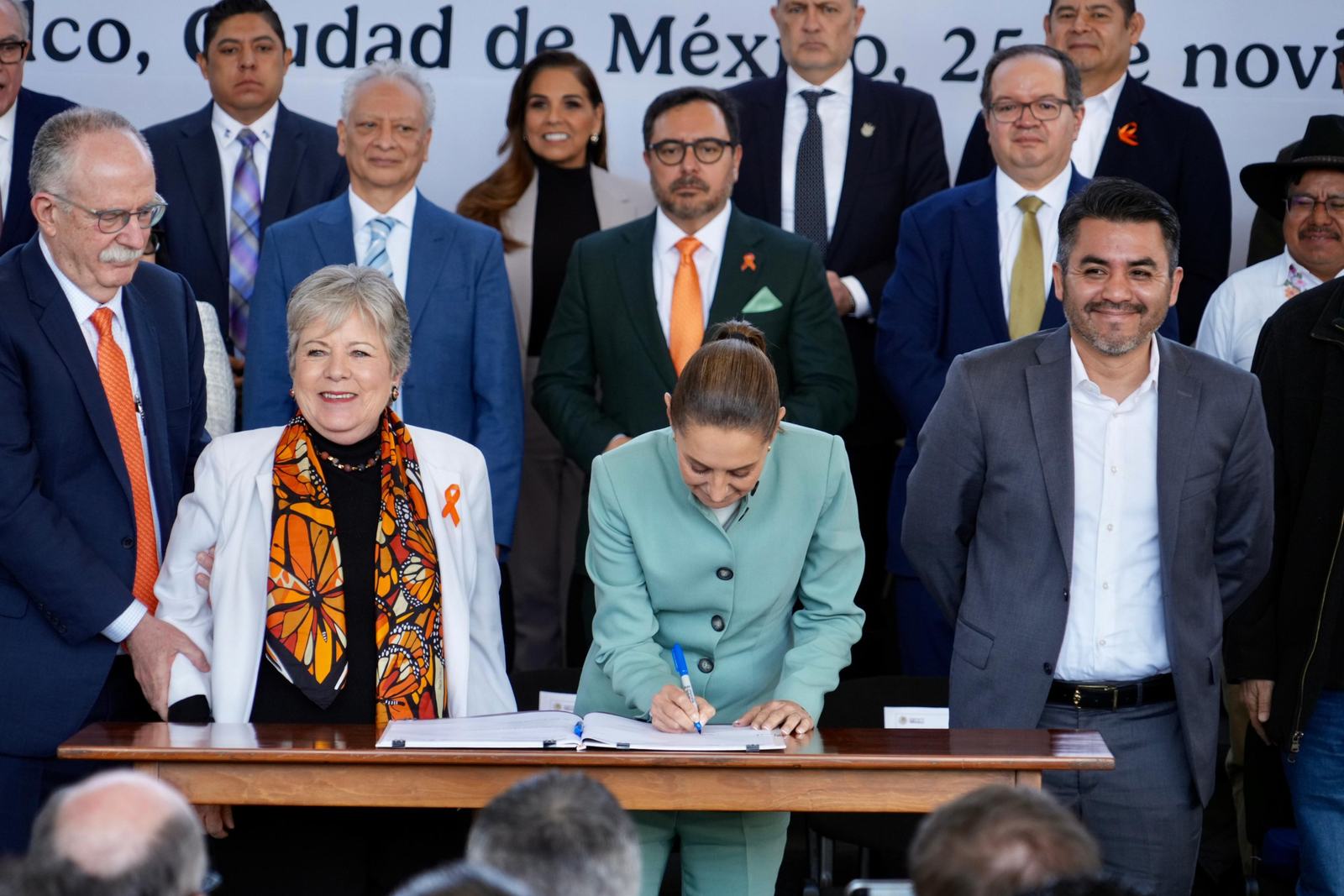 Firman Acuerdo Nacional por el Derecho Humano al Agua