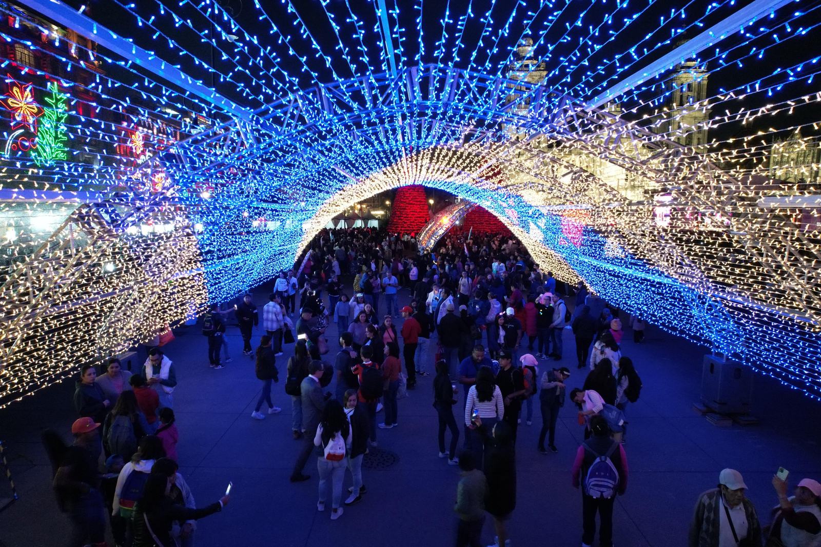 La Navidad llena de magia y tradición el Zócalo capitalino