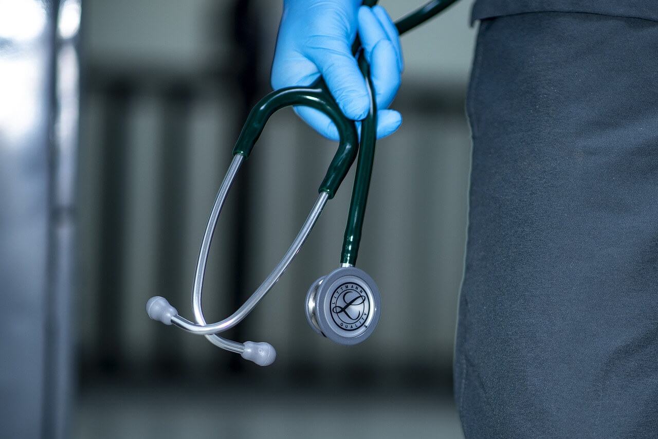 Sanción a responsables de muerte de niños por infección de bacteria Klebsiella oxytoca