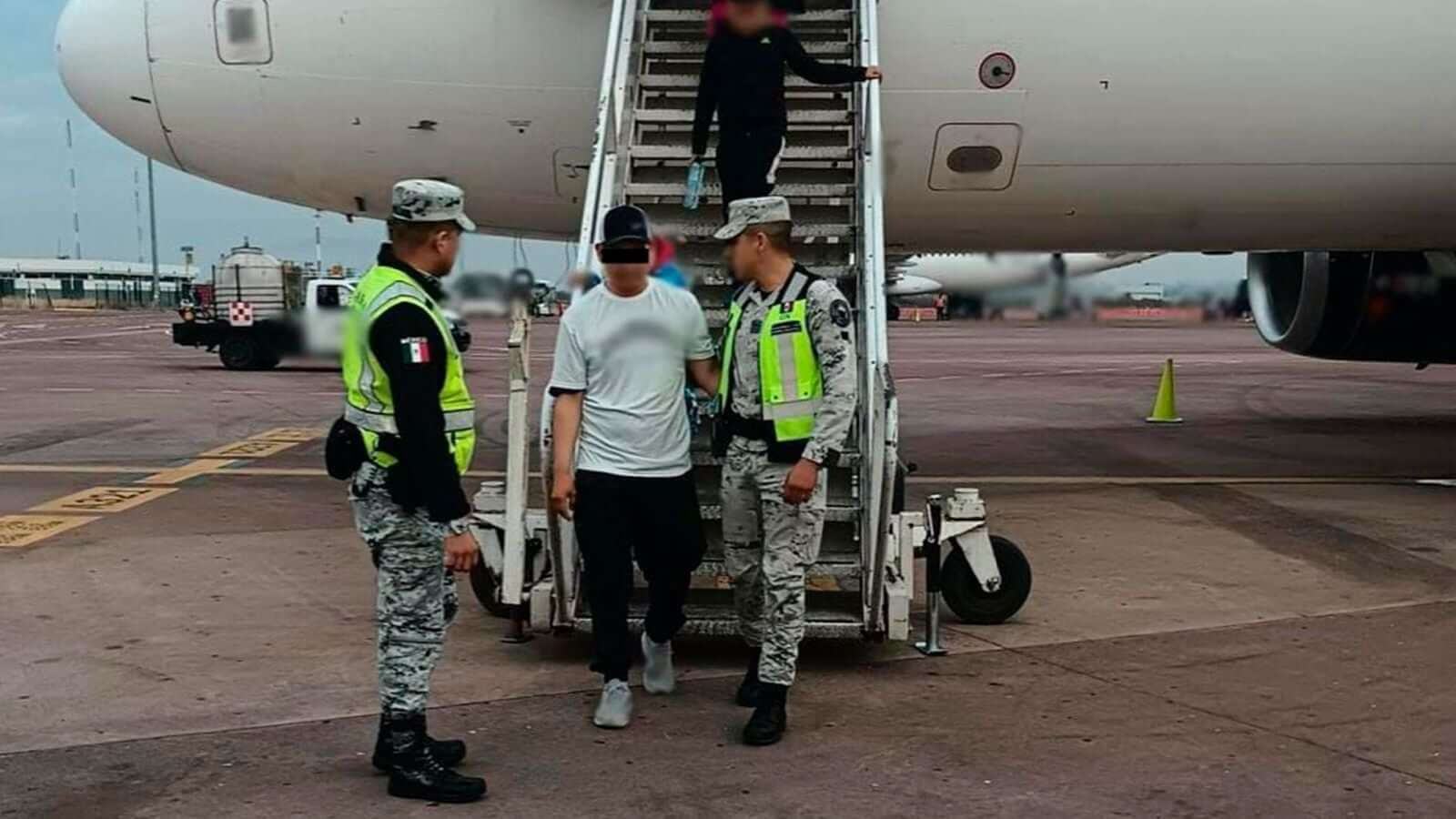 FGR va contra sujeto que intentó desviar vuelo de Volaris