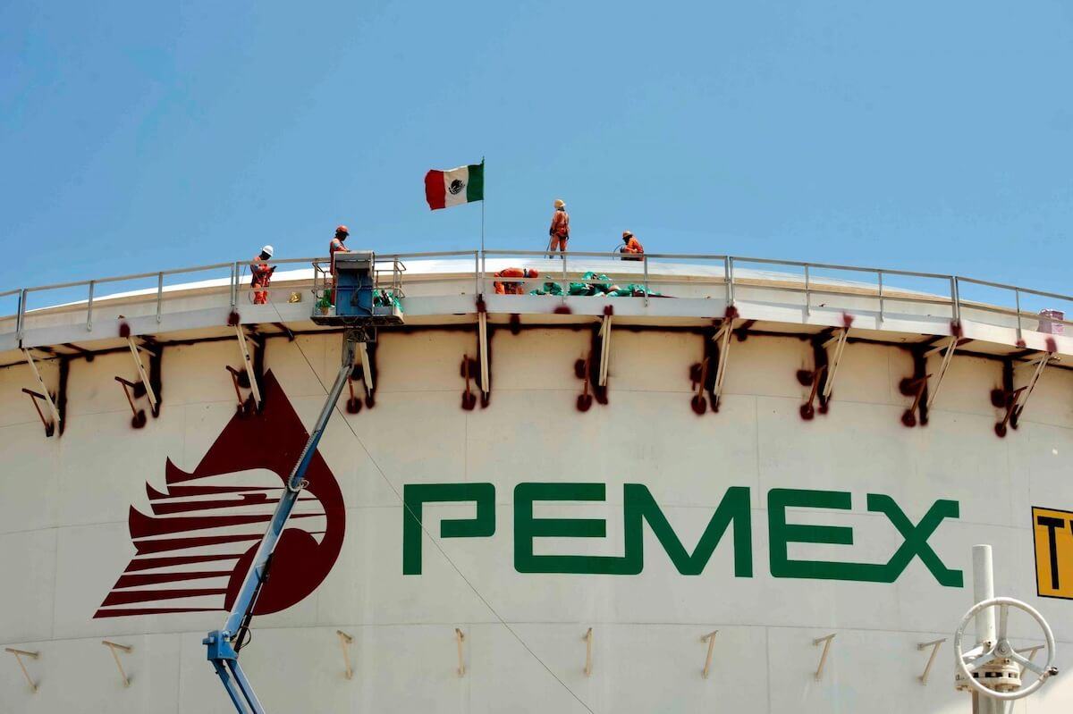CFE y PEMEX vuelven a ser del pueblo; Presidenta firma leyes secundarias