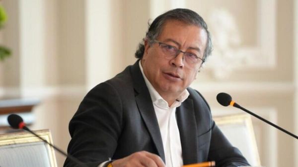 Colombia se respeta: Petro; rechaza aviones con migrantes de EU