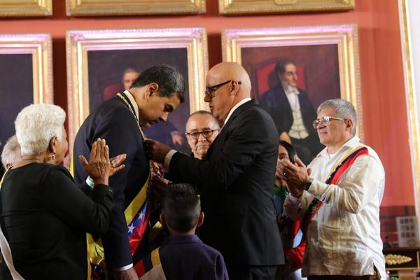 Investido Nicolás Maduro como Presidente constitucional de Venezuela