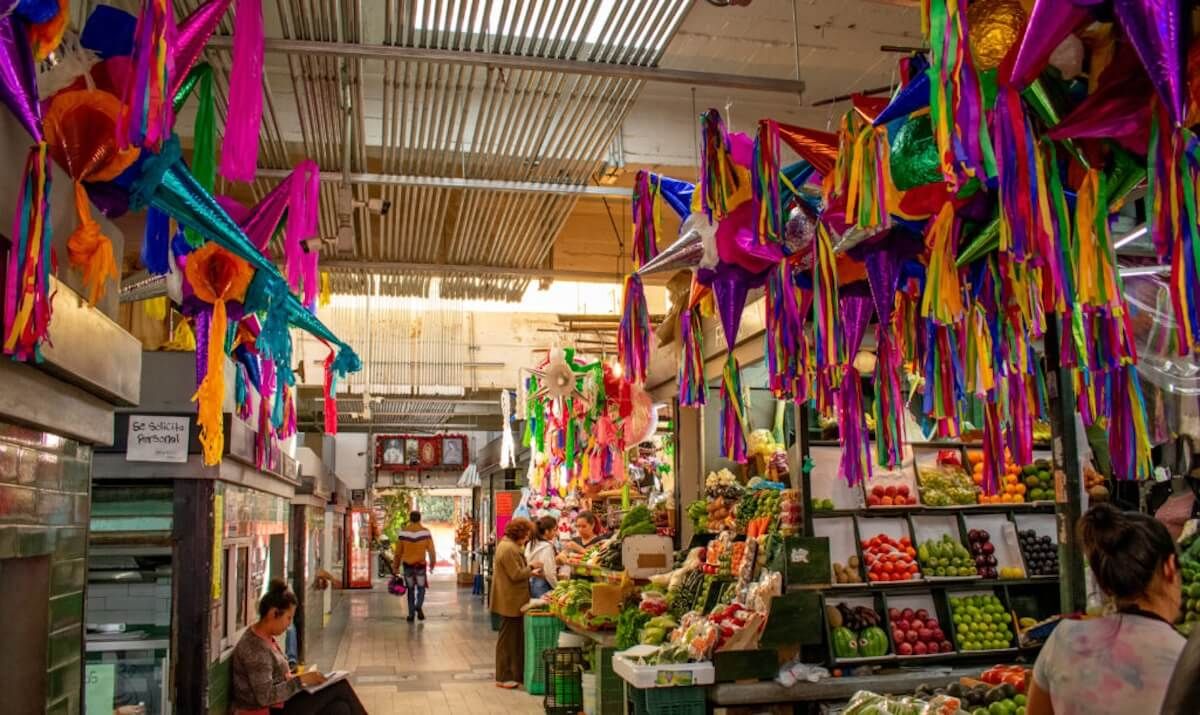 Brugada invertirá mil millones en recuperación de mercados