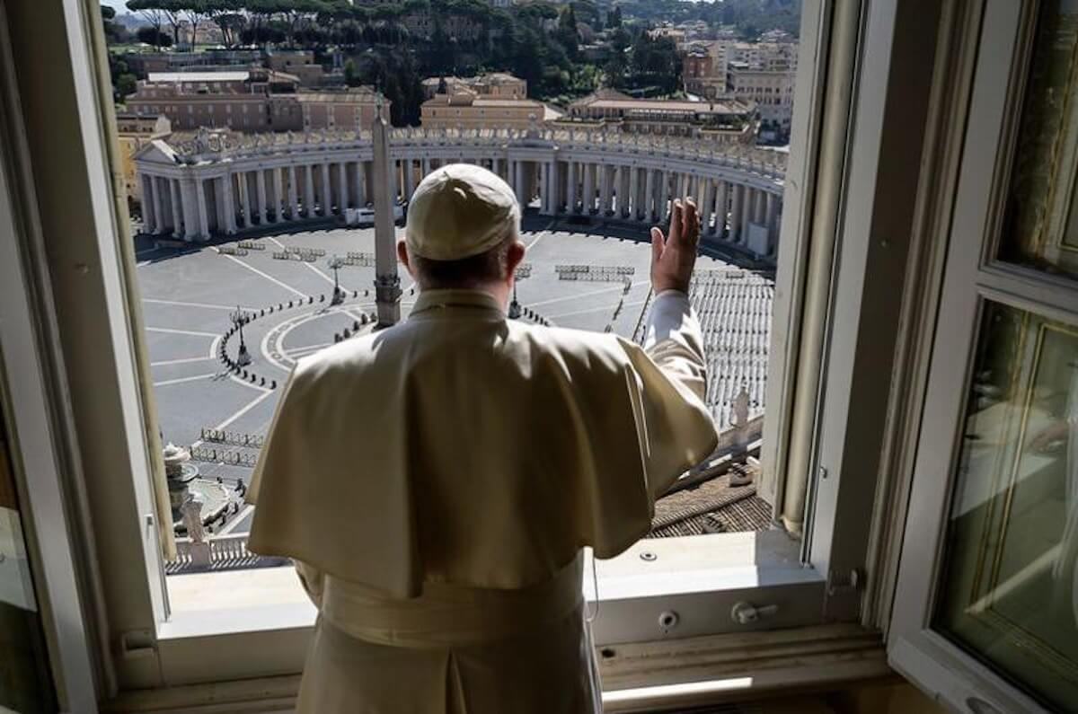 A funerales del Papa Francisco no irá Sheinbaum