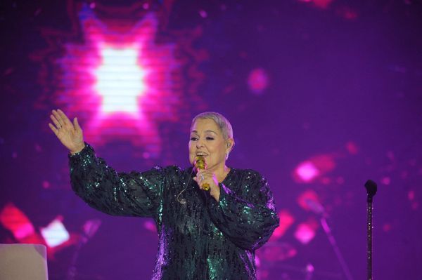 Lupita D’Alessio: voz y sentimiento en el zócalo