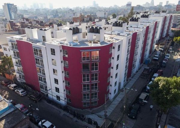 Clara Brugada refuerza acciones contra el despojo de vivienda