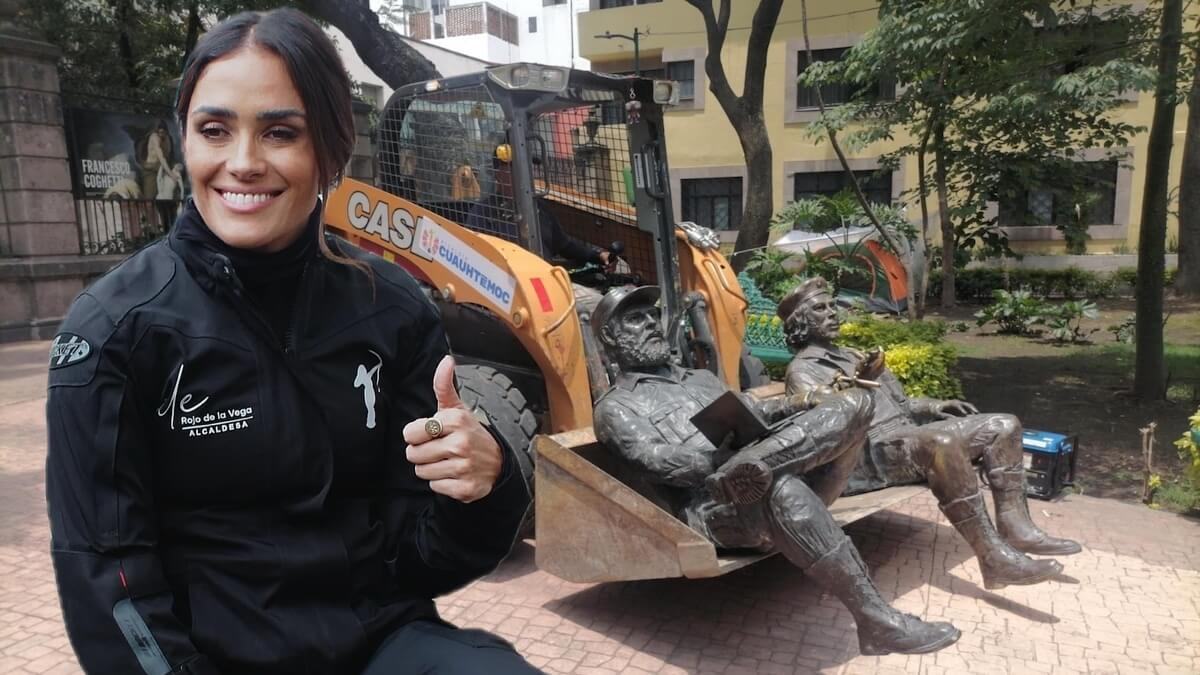 Alessandra roba a México