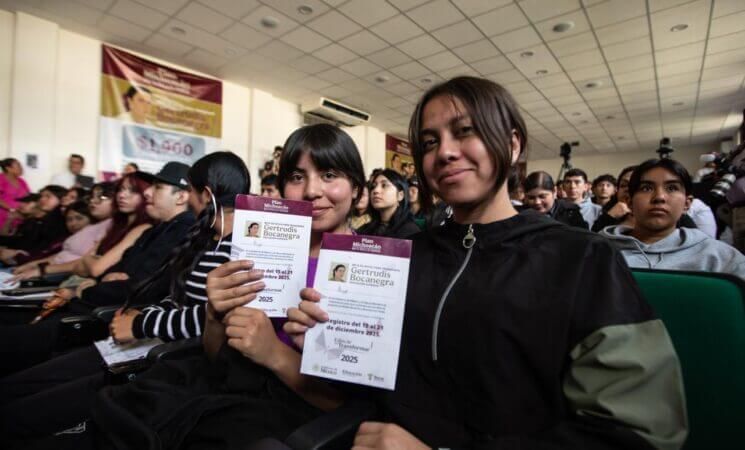 Plan Michoacán impulsa educación con Beca Gertrudis Bocanegra