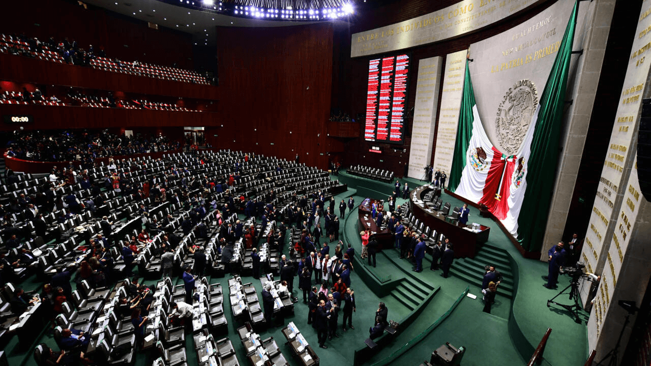 Congreso avanza en la prohibición de cigarrillos electrónicos y vapeadores en México